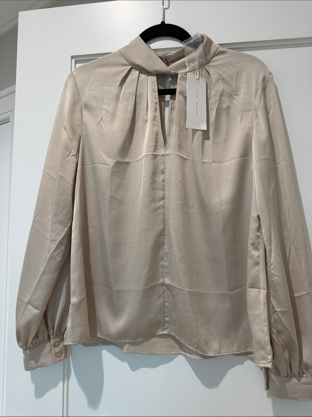 Women’s Cream Long-Sleeve Keyhole Blouse